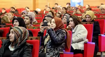Van Büyükşehir Belediyesi, öğretmenlere liderlik konulu söyleşi düzenledi