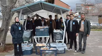 Afşin'de Öğrenciler Öğretmenlerinin Anısına Çörek Dağıttı