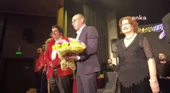 Turgutlu Belediyesi'nin düzenlediği 'Angara Gazinosu Müzikli Kabare' oyunu izleyicilere unutulmaz bir gece yaşattı