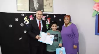Ankara'nın Çubuk ve Beypazarı ilçelerinde öğrenciler karne heyecanı yaşadı