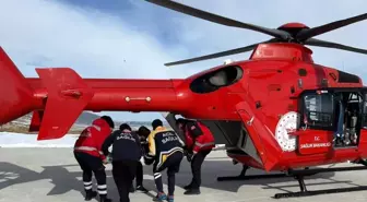 Van'ın Başkale ilçesinde rahatsızlanan hamile kadın ambulans helikopterle hastaneye ulaştırıldı