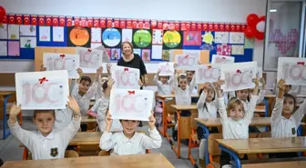 İzmir'de 784 bin öğrenci karne sevinci yaşadı