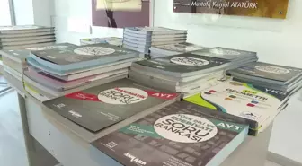 Konyaaltı Belediyesi'nin Atıl Kitap Kampanyası Gençlere Destek Oluyor