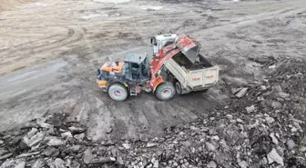 Tokat'ın Turhal ilçesinde asfalt atıkları geri dönüştürülerek yol yapımında kullanılıyor