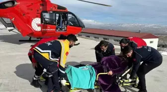 Van'ın Başkale ilçesinde rahatsızlanan hamile kadın ambulans helikopterle Van YYÜ'ye ulaştırıldı