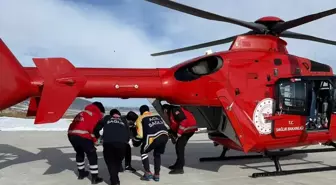 Van'ın Başkale ilçesinde rahatsızlanan hamile kadın ambulans helikopterle hastaneye ulaştırıldı