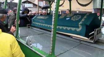 Avukat Fatih Gürbüz Karakoyunlu'nun cenazesi kılınan namazın ardından defnedildi
