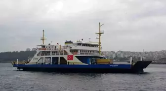 Çanakkale'de Olumsuz Hava Şartları Nedeniyle Feribot Seferleri İptal Edildi
