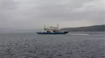 Çanakkale'de Olumsuz Hava Şartları Nedeniyle Feribot Seferleri İptal Edildi