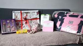 Kars'ta İhtiyaç Sahibi Ailelere Bebek Setleri Teslim Ediliyor