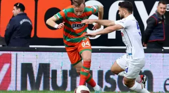 Corendon Alanyaspor ile Çaykur Rizespor arasındaki maç golsüz eşitlikle sona erdi