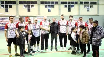 Çorum Alaca'da düzenlenen voleybol turnuvasında Alaca Önder şampiyon oldu