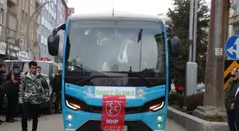 AK Parti'nin Hakkari Belediye Başkan adayı İsmet Ölmez, coşkulu bir karşılama ile program düzenlendi