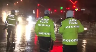 Kar yağışı nedeniyle trafiğe çıkmaları yasaklanan motorlara denetim