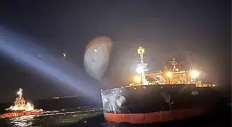 Liberya bayraklı 'Peria' isimli yakıt tankeri İstanbul Boğazı geçişi sırasında arızalandı