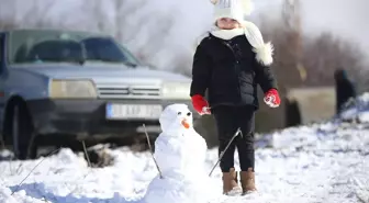 Kırklareli'de Kar Yağışı Sonrası Çocuklar Eğlendi