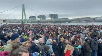 Almanya'da Irkçılığa Karşı Büyük Protesto