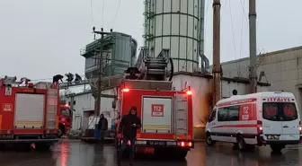 Sivas'ta Fabrikada Oksijen Tüpü Patladı: 2 İşçi Yaralandı