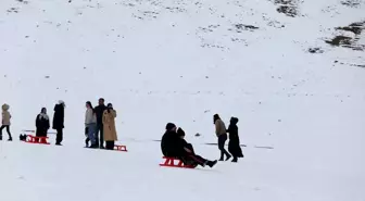 Van Gevaş Abalı Kayak Merkezi'nde Yoğunluk