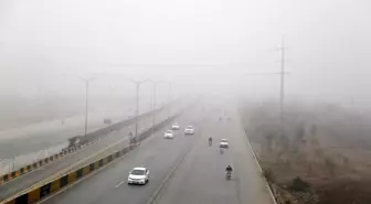 İslamabad ve Rawalpindi'de Yoğun Sis Hayatı Olumsuz Etkiledi
