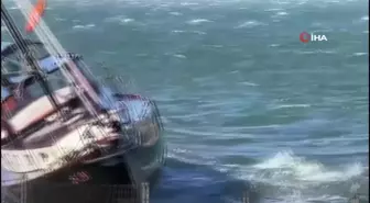 Ayvalık'ta fırtına çıktı, hayat felç oldu