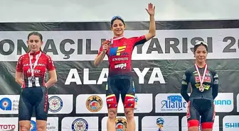 Denizlili Milli Sporcu Buse Ertekin Türkiye Bisiklet Kupası'nda Altın Madalya Kazandı