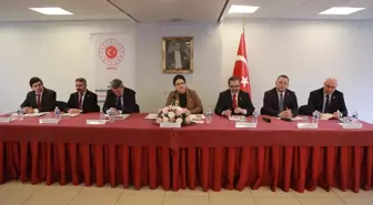 Fransa'da Türklerin Karşılaştığı Ayrımcılıklar Görüşüldü