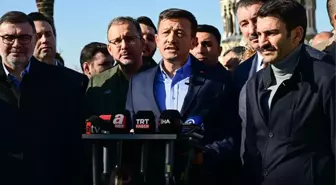 Hamza Dağ: İzmir'de zeybeği de halayı da beraber oynayacağız