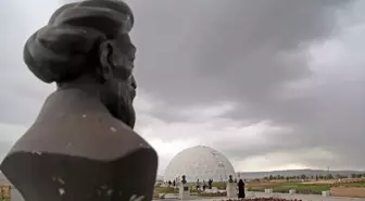 İran'daki Tarihi Rasathane Turistlerin İlgi Odağı