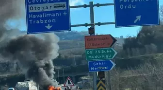 Ordu'da seyir halindeyken yangın çıkan araç kullanılamaz hale geldi