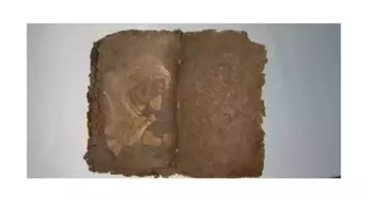 Dolandırıcılar Eskimiş Davul Derilerini Kullanarak Sahte Eserler Satıyor