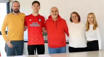 Altay, genç kaleci Ulaş Hasan Özçelik ile profesyonel sözleşme imzaladı