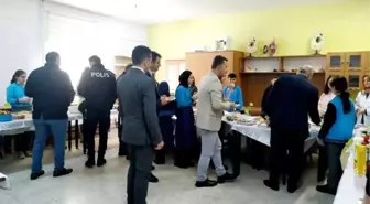 Aydıntepe Şehit Erdal Eraslan Ortaokulu Mehmetçik Vakfı için Hayır Çarşısı Düzenledi