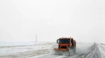 Erzurum, Ağrı, Iğdır ve Kars'ta Kar ve Tipi Nedeniyle Ulaşım Sağlanamıyor