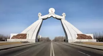 Kim Güney Kore'yle birleşme sembolünü yıktı