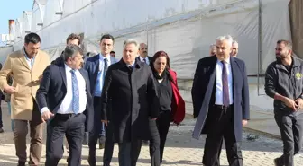 İzmir Valisi Süleyman Elban, Süs Bitkileri ve Fidancılık Sektör Buluşması'na katıldı