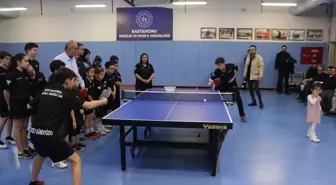 Uluslararası Gençler Masa Tenisi Şampiyonası'nda 3'üncü olan Kuzey Gündoğdu için kutlama programı düzenlendi
