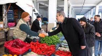Yozgat Belediye Başkanı Celal Köse, pazarcı esnafını ziyaret ederek çorba ikramında bulundu