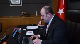 TBMM Sanayi, Ticaret, Enerji, Tabii Kaynaklar, Bilgi ve Teknoloji Komisyonu Başkanı Mustafa Varank, 'Yılın Kareleri' oylamasına katıldı