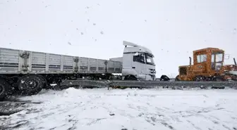 Van'da Kar Yağışı Nedeniyle Kazalar Meydana Geldi