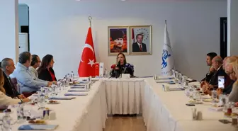 DEÜ Öğretim Üyeleri ve Öğrencileri Kahramanmaraş Depremlerinde Dayanışma Gösterdi