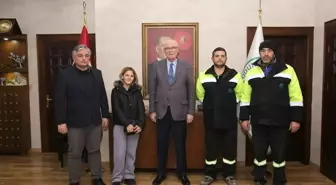 Eskişehir'de Çalınan Çanta Belediye Çalışanı Tarafından Sahibine Teslim Edildi