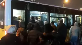 İstanbul'da Güngören tramvay hattındaki çalışma nedeniyle vatandaşlar mağdur oldu