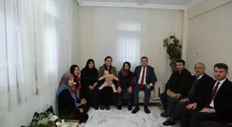 Bayburt Valisi Mustafa Eldivan, şehit ailelerini ziyaret etti