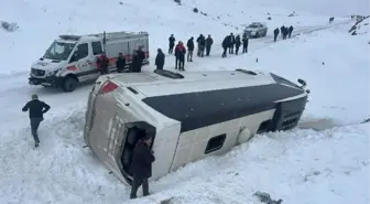 Sivas'ta Cenaze Dönüşü Otobüs Kazası: 14 Yaralı