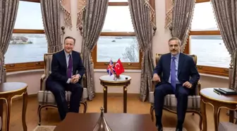 Dışişleri Bakanı Hakan Fidan, Birleşik Krallık Dışişleri Bakanı David Cameron ile İstanbul'da bir araya geldi