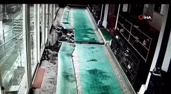 Diyarbakır'da camide ayakkabı hırsızlığı kamerada