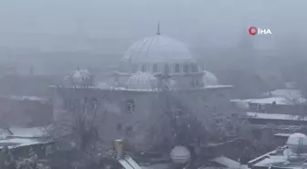 Mardin'de mevsimin ilk karı yağdı