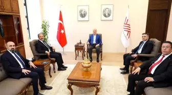 Sağlık-Sen, Üniversite Hastanelerinde Çalışanlara Yer Değişikliği Hakkı İstiyor