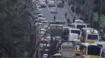 FATİH Vatan Caddesi'nde Unutulan Çanta Paniğe Neden Oldu